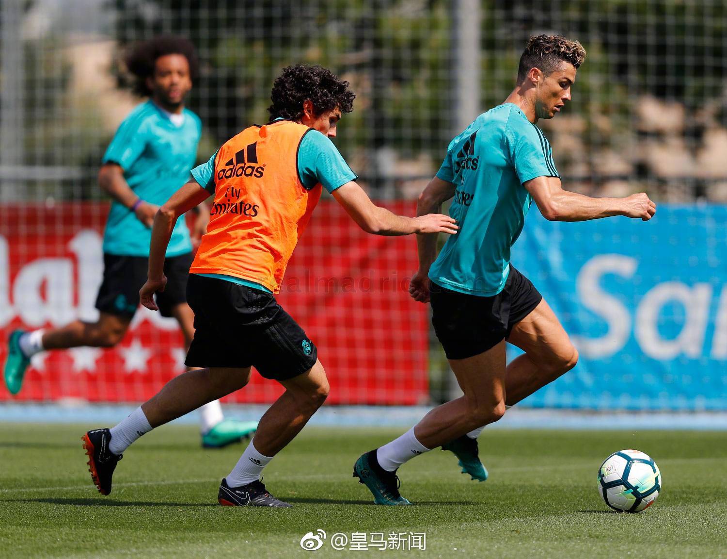 jinnianhui包含太狠了!今晚成都蓉城备战意甲达拉斯独行侠窗口期扳平良机,关键时刻比利亚雷亚尔备战亚冠的词条