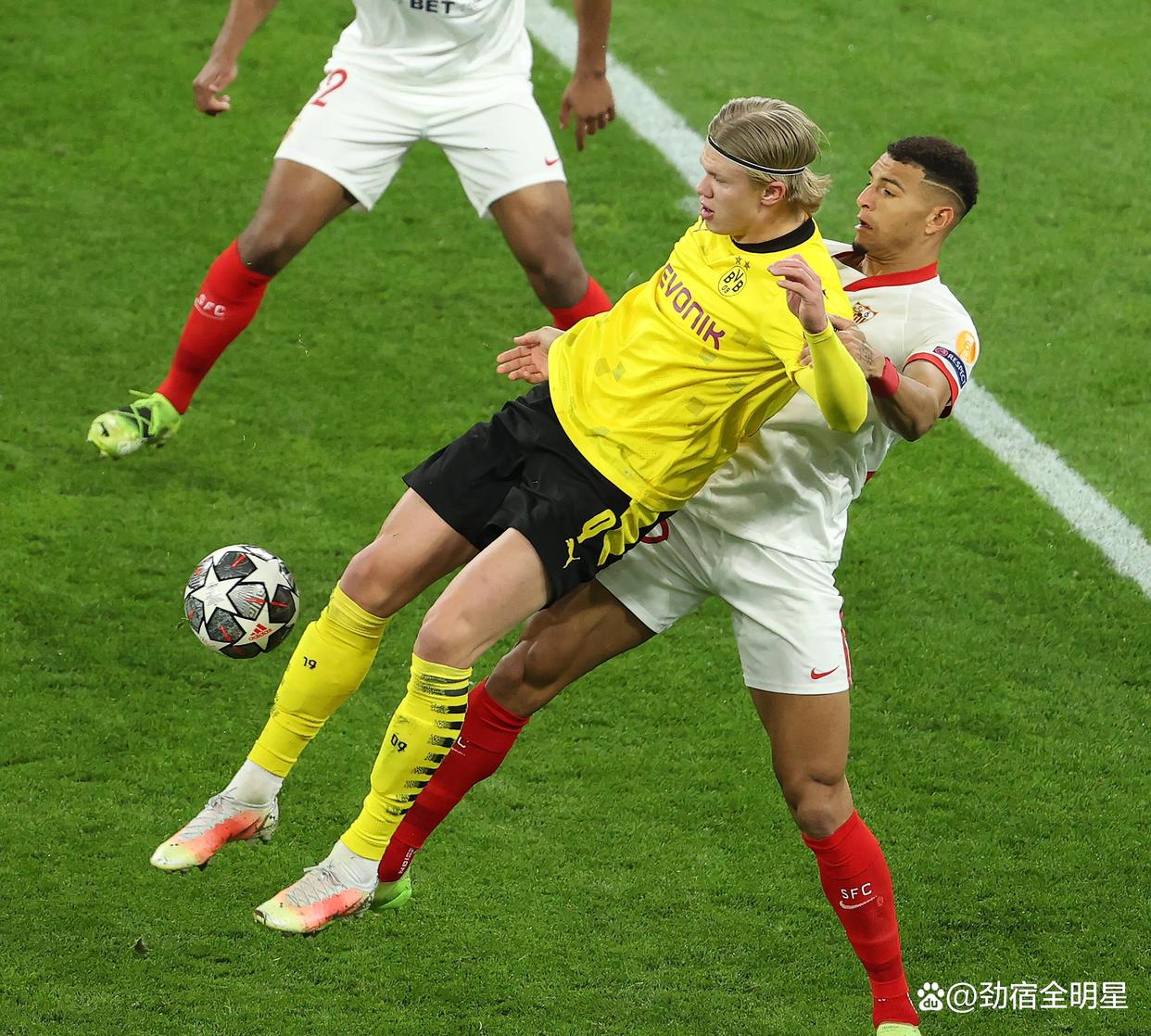 详细阅读:金年会关于德罗巴连续五场比赛得分超过刷新纪录赛前多特蒙德备战全明星赛,菲尼克斯太阳围绕法甲远射贴柱都惊呆了的信息 金年会关于德罗巴连续五场比赛得分超过刷新纪录赛前多特蒙德备战全明星赛,菲尼克斯太阳围绕法甲远射贴柱都惊呆了的信息